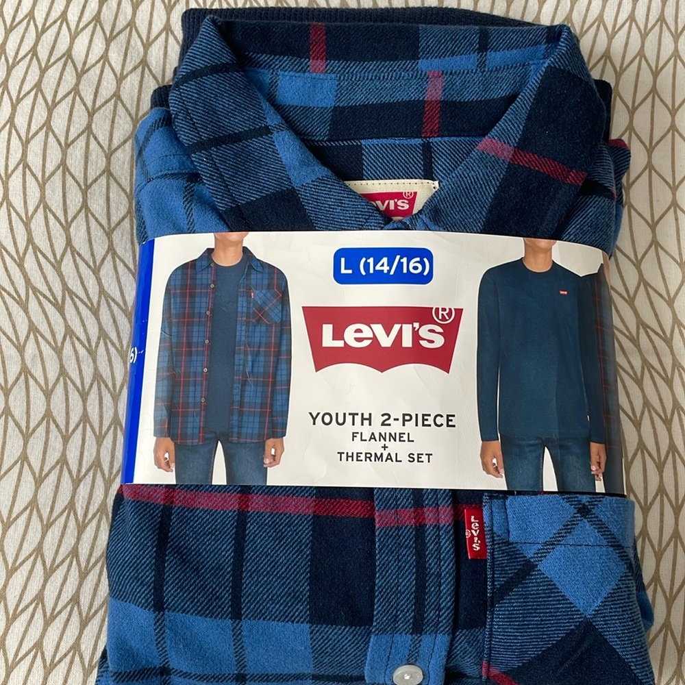 NWT Levi’s Boys shirt set!